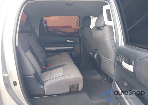 2017 Toyota Tundra Sr5 4.6L V8 из США, поврежденный, VIN 5TFEM5F10HX110086